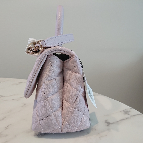 New CHANEL 20A Lilac Caviar Small Coco Handle GHW - Picture 4 of 7